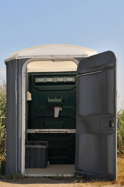 Best Portable toilet rental cost  in Dowagiac, MI